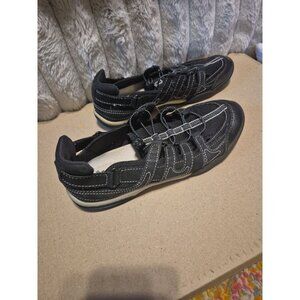 EUC Clarks Black Vailee Frost Fisherman Sandals Sneakers Size 8 US Ladies